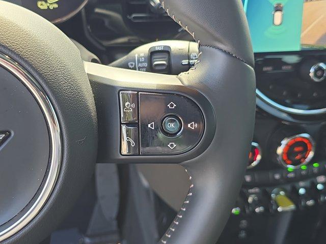 Photo of 2023 British Racing Green MINI SE Hardtop