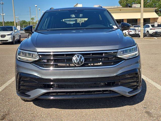 Photo of 2024 Platinum Gray Metallic Volkswagen Tiguan