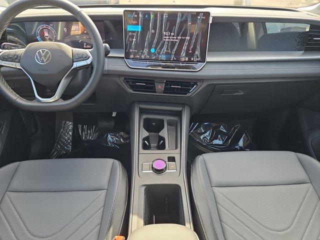 Photo of 2025 Platinum Gray Metallic Volkswagen Tiguan