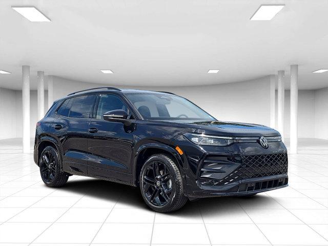 Photo of 2025 Deep Black Pearl Effect Volkswagen Tiguan
