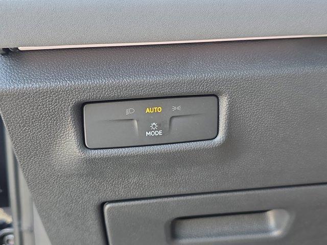 Photo of 2025 Deep Black Pearl Effect Volkswagen Tiguan
