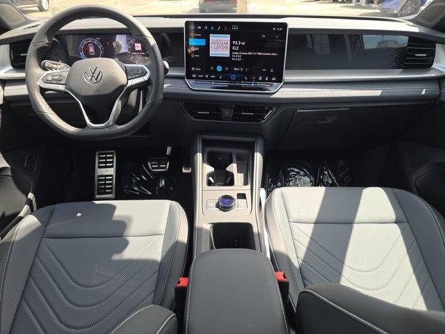 Photo of 2025 Deep Black Pearl Effect Volkswagen Tiguan