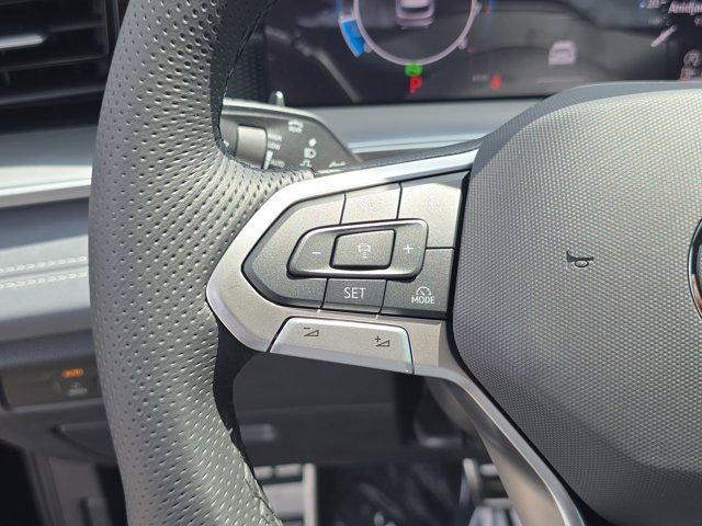 Photo of 2025 Deep Black Pearl Effect Volkswagen Tiguan