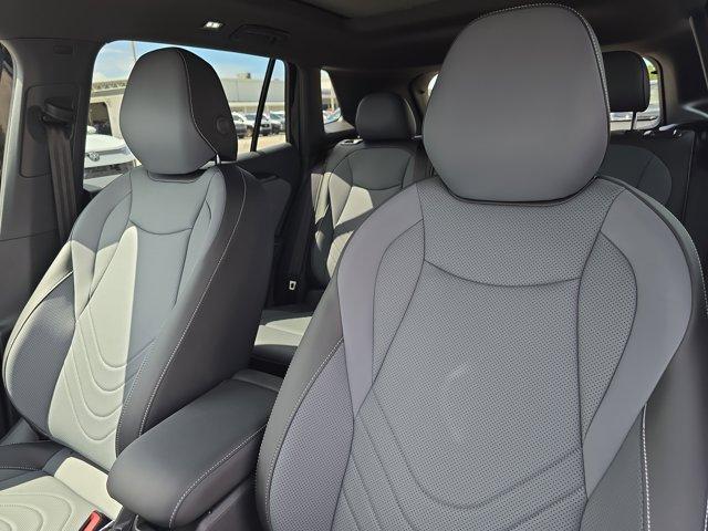 Photo of 2025 Deep Black Pearl Effect Volkswagen Tiguan