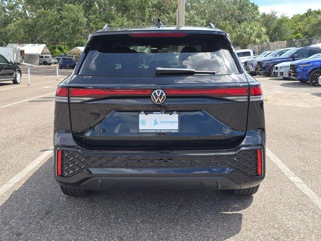 Photo of 2025 Deep Black Pearl Effect Volkswagen Tiguan