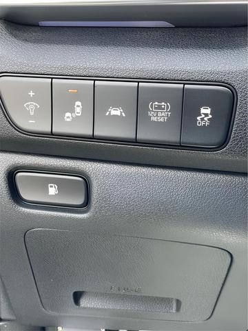 Photo of 2020 Aurora Black Pearl Kia Niro