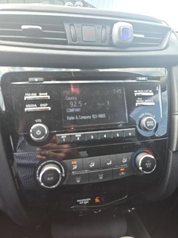 Photo of 2017 Gun Metallic Nissan Rogue