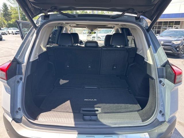 Photo of 2022 Boulder Gray Nissan Rogue
