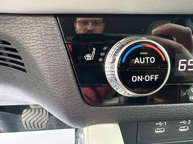 Photo of 2025 Black Diamond Mitsubishi Outlander