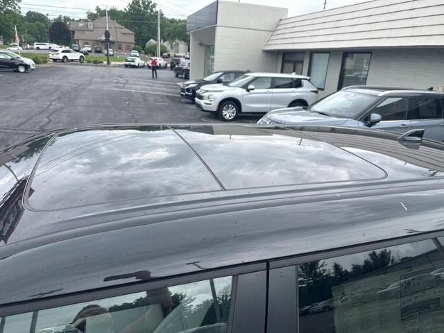 Photo of 2025 Black Diamond Mitsubishi Outlander