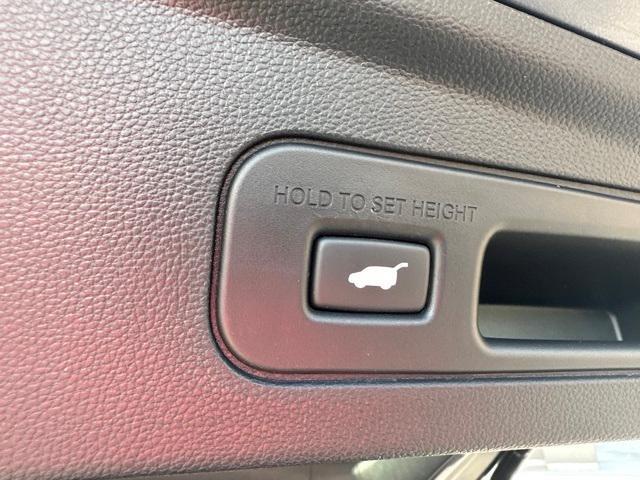Photo of 2024 Gray Acura MDX
