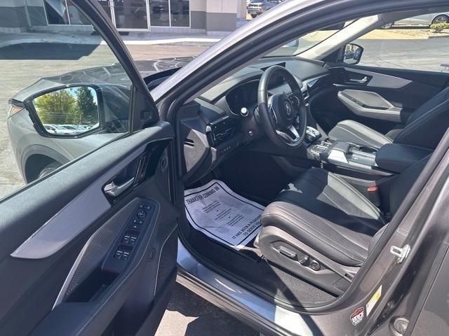 Photo of 2024 Gray Acura MDX