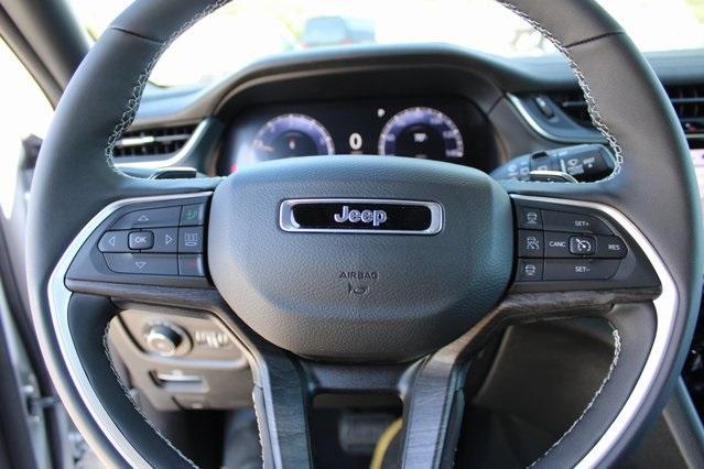 Photo of 2025 Silver Zynith Jeep Grand Cherokee