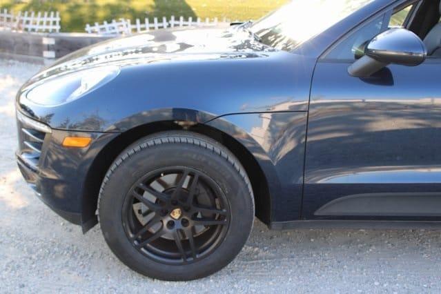 Photo of 2018 Night Blue Metallic Porsche Macan