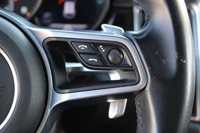 Photo of 2018 Night Blue Metallic Porsche Macan