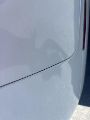 Photo of 2014 Bright White Clearcoat Dodge Challenger