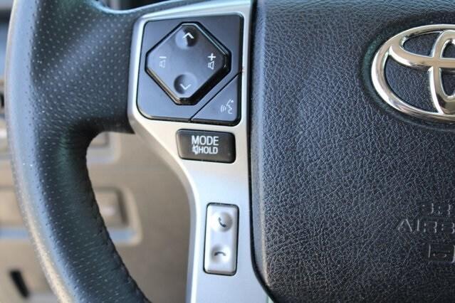 Photo of 2022 White Toyota 4Runner