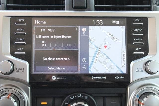Photo of 2022 White Toyota 4Runner