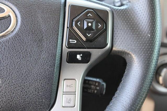 Photo of 2022 White Toyota 4Runner