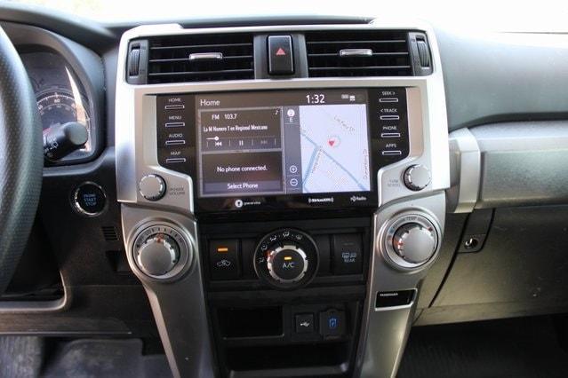 Photo of 2022 White Toyota 4Runner