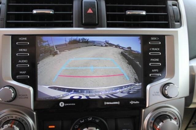 Photo of 2022 White Toyota 4Runner