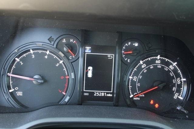 Photo of 2022 White Toyota 4Runner