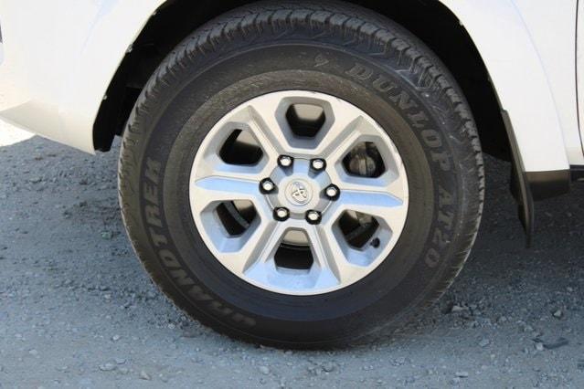 Photo of 2022 White Toyota 4Runner