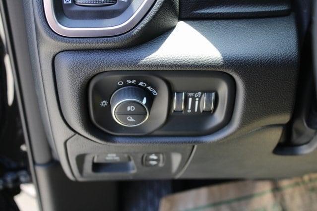 Photo of 2025 Diamond Black RAM 1500