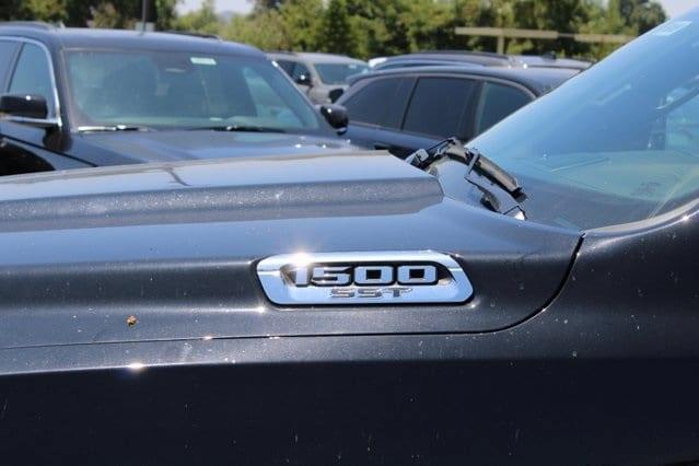 Photo of 2025 Diamond Black RAM 1500