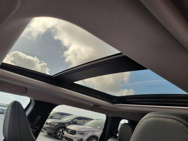 Photo of 2025 Black Diamond Mitsubishi Outlander