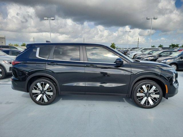 Photo of 2025 Black Diamond Mitsubishi Outlander