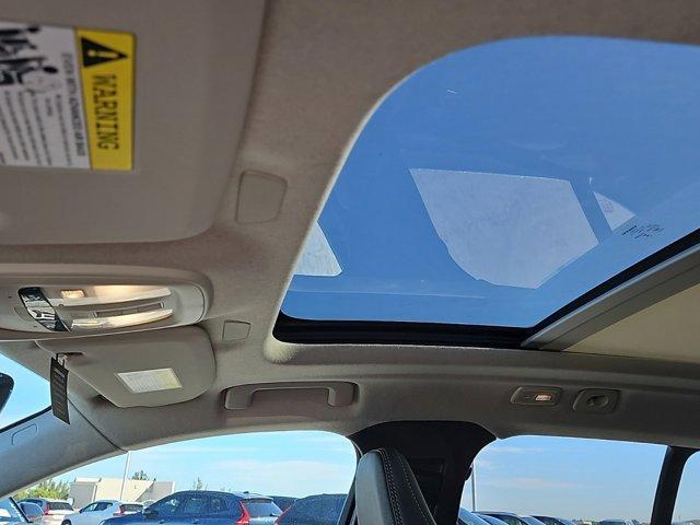 Photo of 2025 Crystal White Pearl Volvo XC40