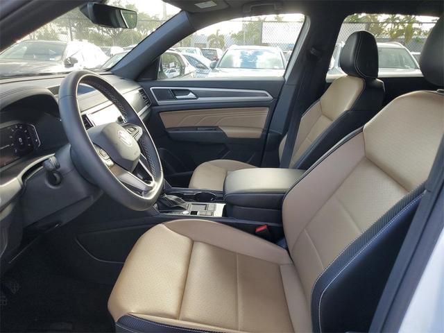 Photo of 2022 Pure White Volkswagen Atlas Cross Sport