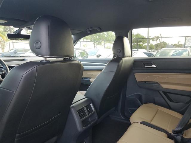 Photo of 2022 Pure White Volkswagen Atlas Cross Sport