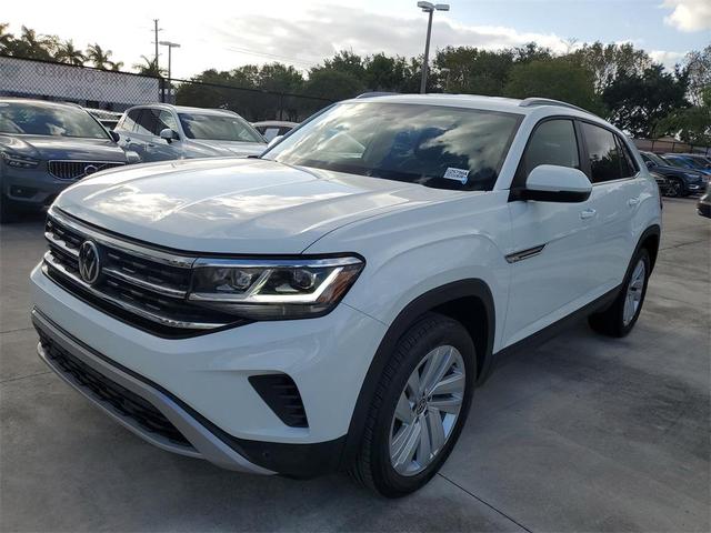 Photo of 2022 Pure White Volkswagen Atlas Cross Sport