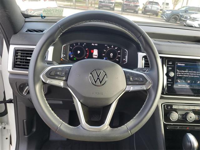 Photo of 2022 Pure White Volkswagen Atlas Cross Sport