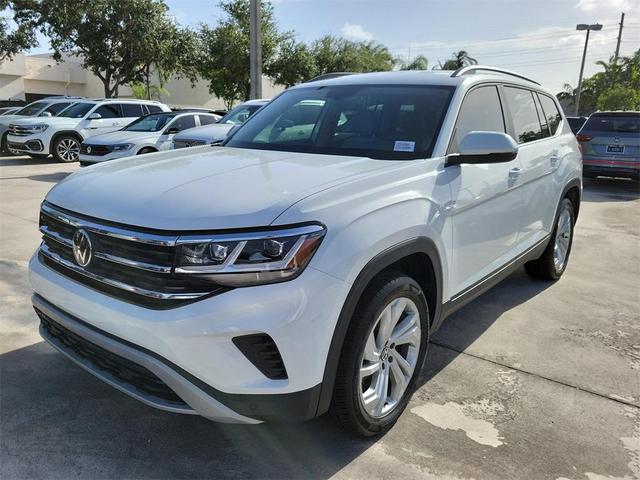 Photo of 2023 Pure White Volkswagen Atlas