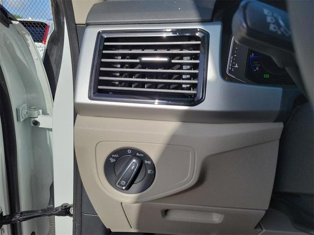 Photo of 2023 Pure White Volkswagen Atlas