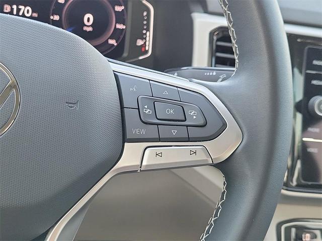 Photo of 2023 Pure White Volkswagen Atlas