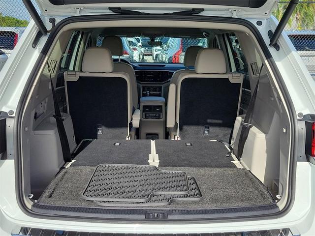 Photo of 2023 Pure White Volkswagen Atlas