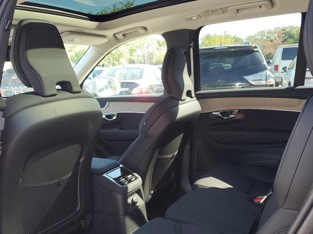 Photo of 2025 Metallic Volvo XC90 Plug-In Hybrid