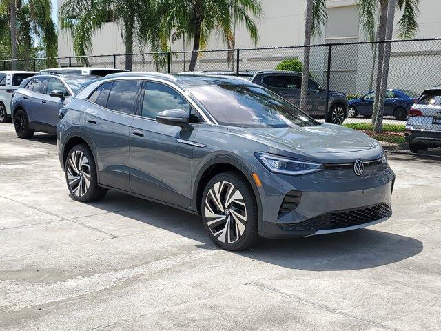 Photo of 2025 Pure Gray w/ Black Roof Volkswagen ID.4
