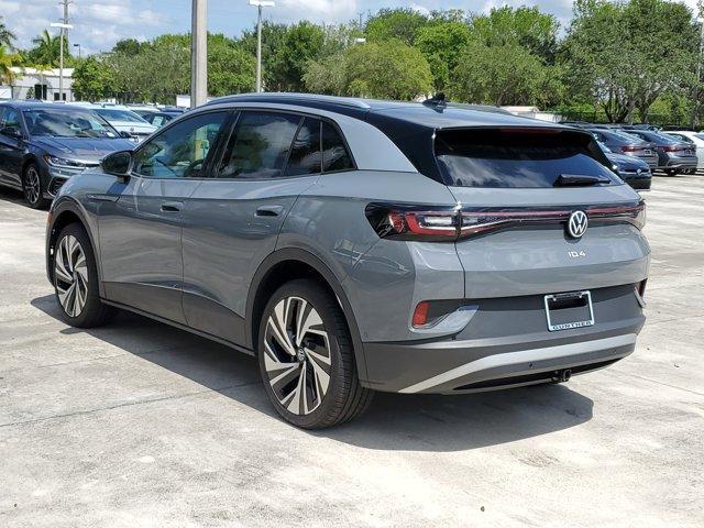 Photo of 2025 Pure Gray w/ Black Roof Volkswagen ID.4