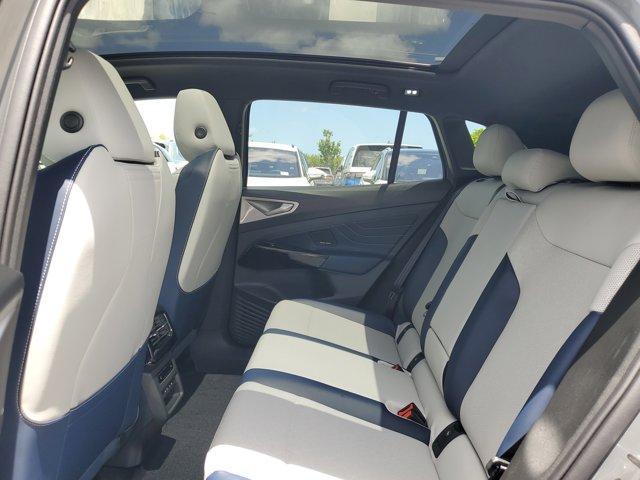 Photo of 2025 Pure Gray w/ Black Roof Volkswagen ID.4