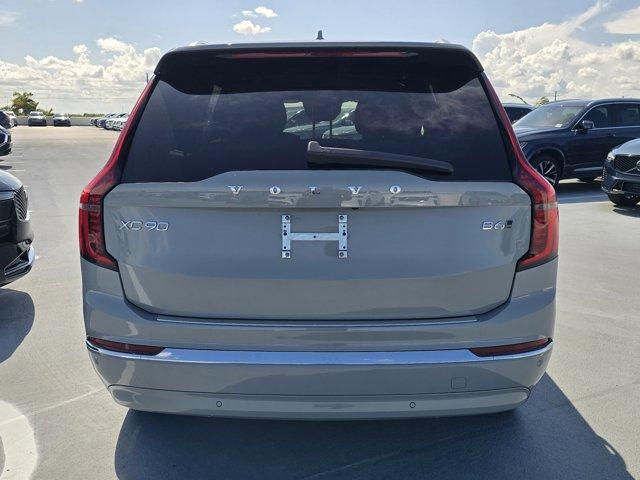 Photo of 2026 Metallic Volvo XC90