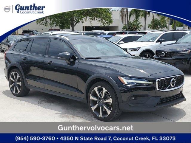 2021 Volvo V60 Cross Country