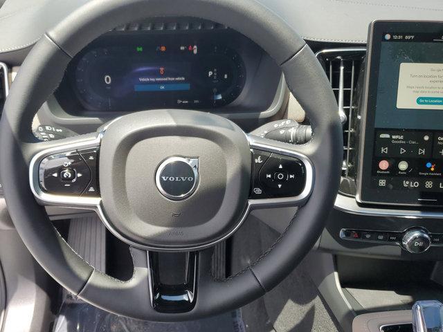 Photo of 2025 Crystal White Metallic Volvo XC90