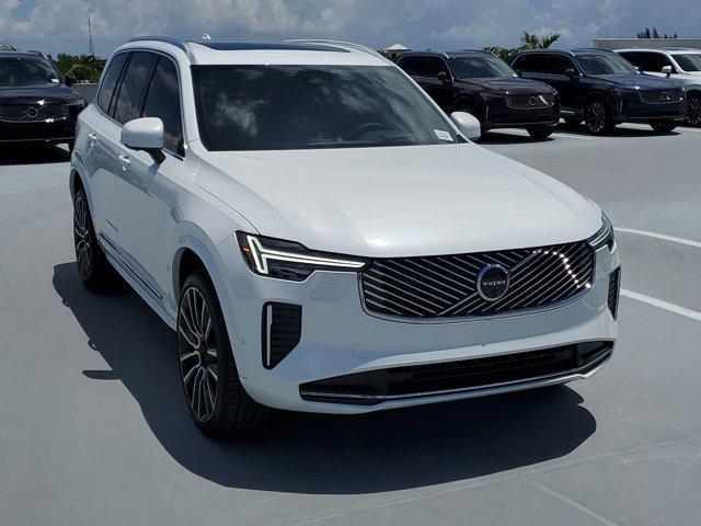 Photo of 2025 Crystal White Metallic Volvo XC90
