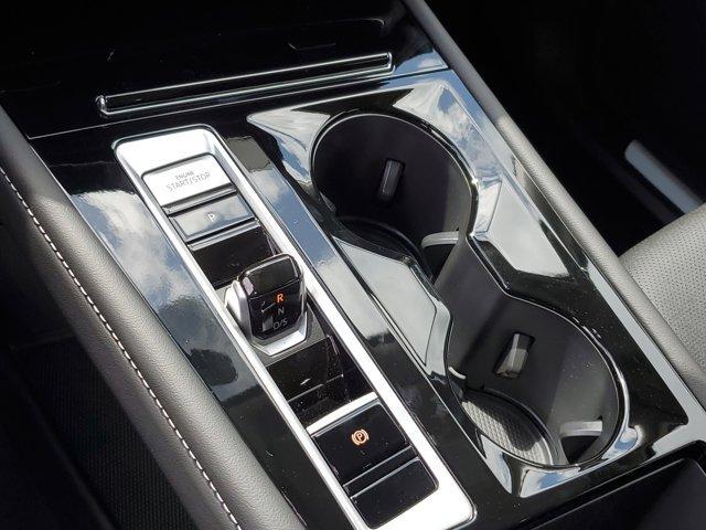 Photo of 2025 Silver Mist Metallic Volkswagen Atlas