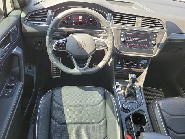 Photo of 2022 Oryx White Pearl Effect Volkswagen Tiguan